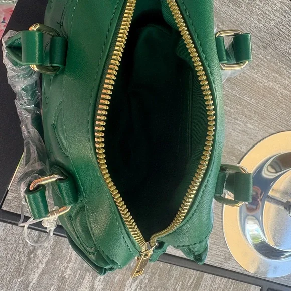 NWT, Like Dreams, Green Heart-Patterned Mini Bowling crossbody Bag. - Picture 4 of 8